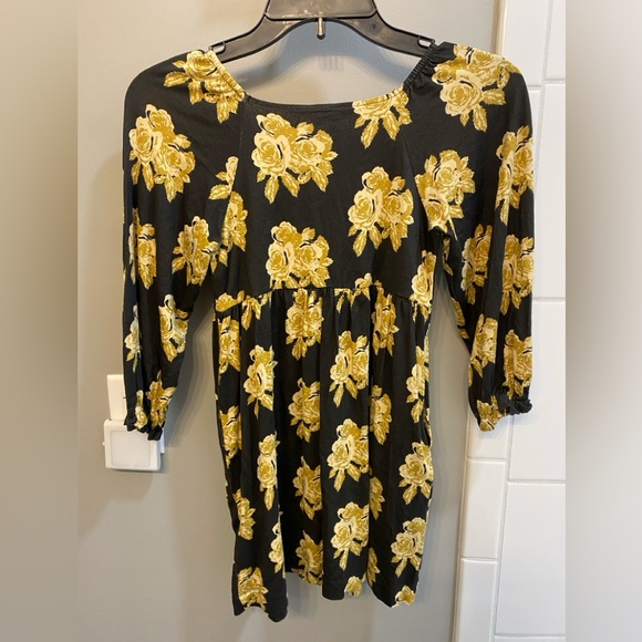 Kate Quinn Black Dress with Yellow Floral Design / Size 7 / VGUC - Picture 5 of 6